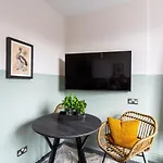 Clifton House I Free Private Parking Μπρίστολ