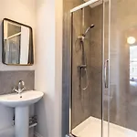Διαμέρισμα Clifton House I Free Private Parking *