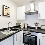 Apartment Clifton House I Free Private Parking
