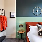 Clifton House I Free Private Parking Bristol