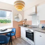 شقة Clifton House I Free Private Parking