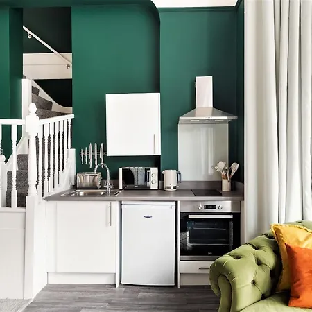 Clifton House I Free Private Parking *