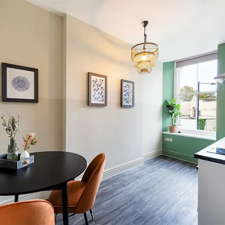 Your I Clifton House Apartment *