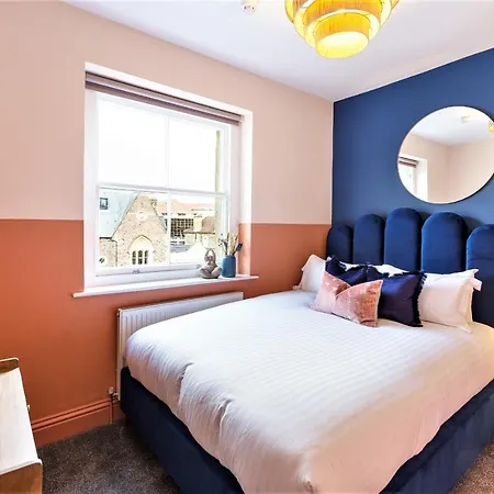 Clifton House I Free Private Parking *