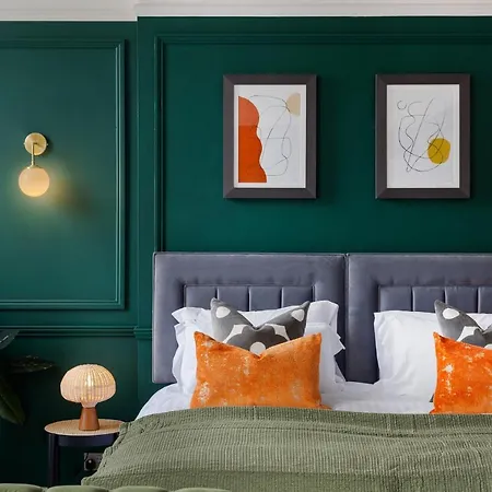 Clifton House I Free Private Parking *