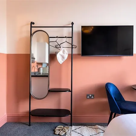 Clifton House I Free Private Parking Bristol