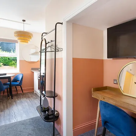 Clifton House I Free Private Parking Bristol