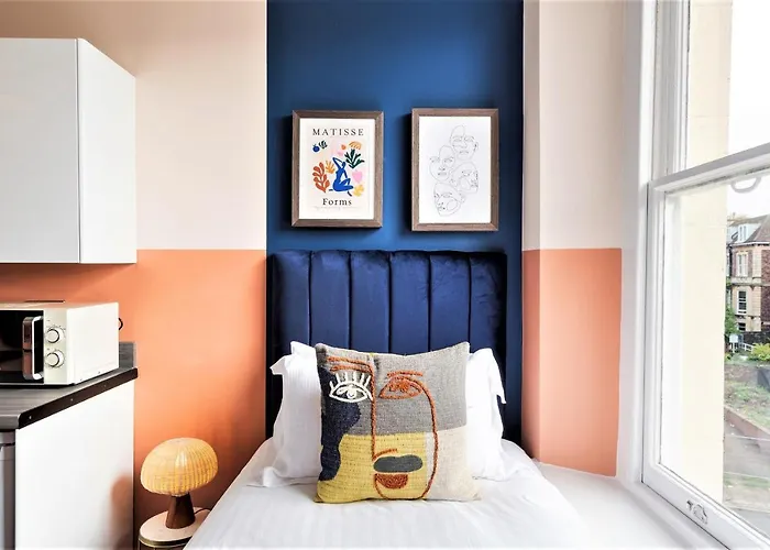Clifton House I Free Private Parking Apartment Bristol