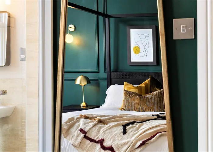 Clifton House I Free Private Parking *