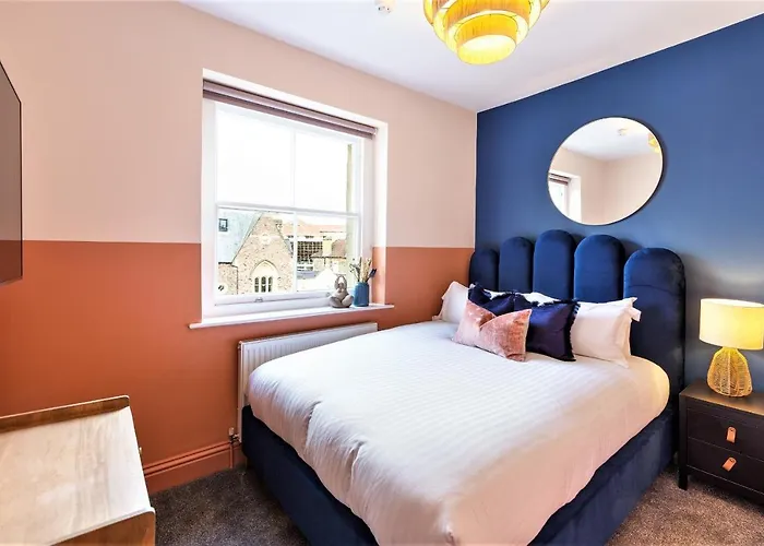 Clifton House I Free Private Parking *