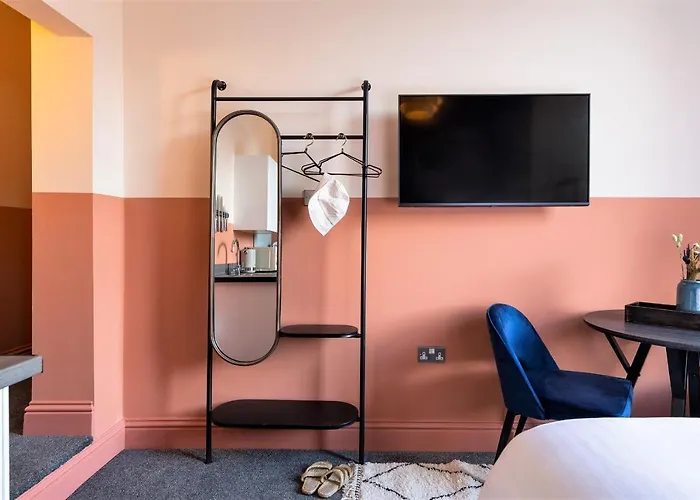 Clifton House I Free Private Parking Bristol