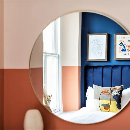 Clifton House I Free Private Parking