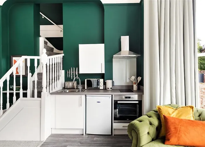 Clifton House I Free Private Parking *