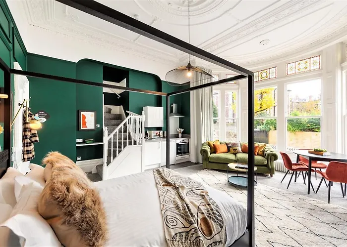 Clifton House I Free Private Parking *