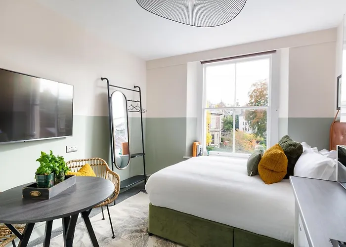 Clifton House I Free Private Parking Apartman *