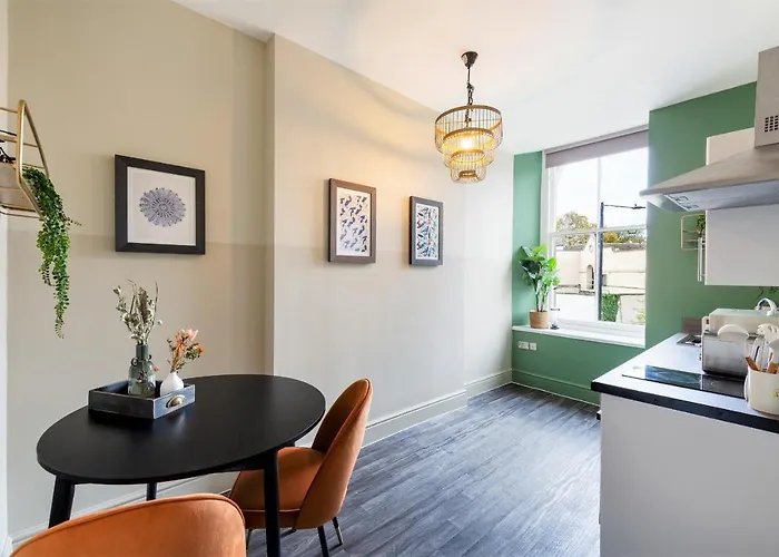 Clifton House I Free Private Parking Apartman *