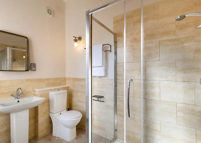 Clifton House I Free Private Parking * Bristol